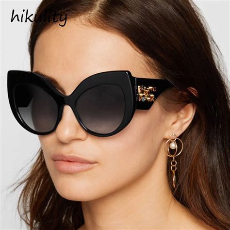 women's oversized cat eye sunglasses.